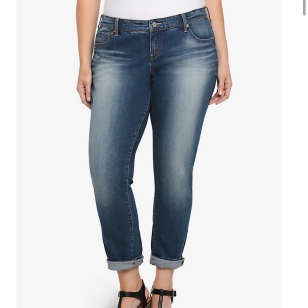 Torrid Boyfriend Medium Wash Sz 12